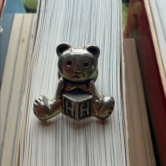 Vintage teddy Bear pin - Picture 2 of 6